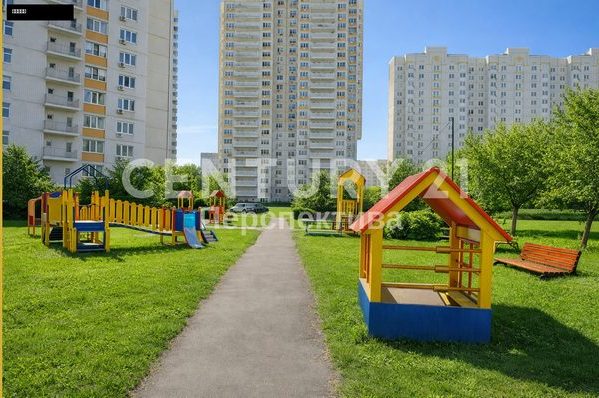 После — площадка летом