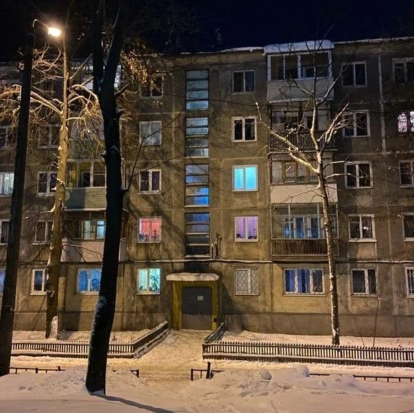 Хмурый зимний фасад